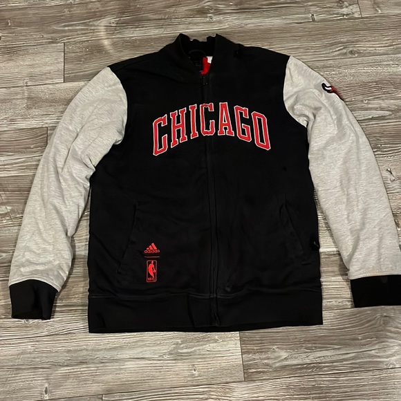 Adidas Washed Jacket NBA Chicago Bulls Men Size M Basketball Full Zip Sweater - Picture 1 of 8